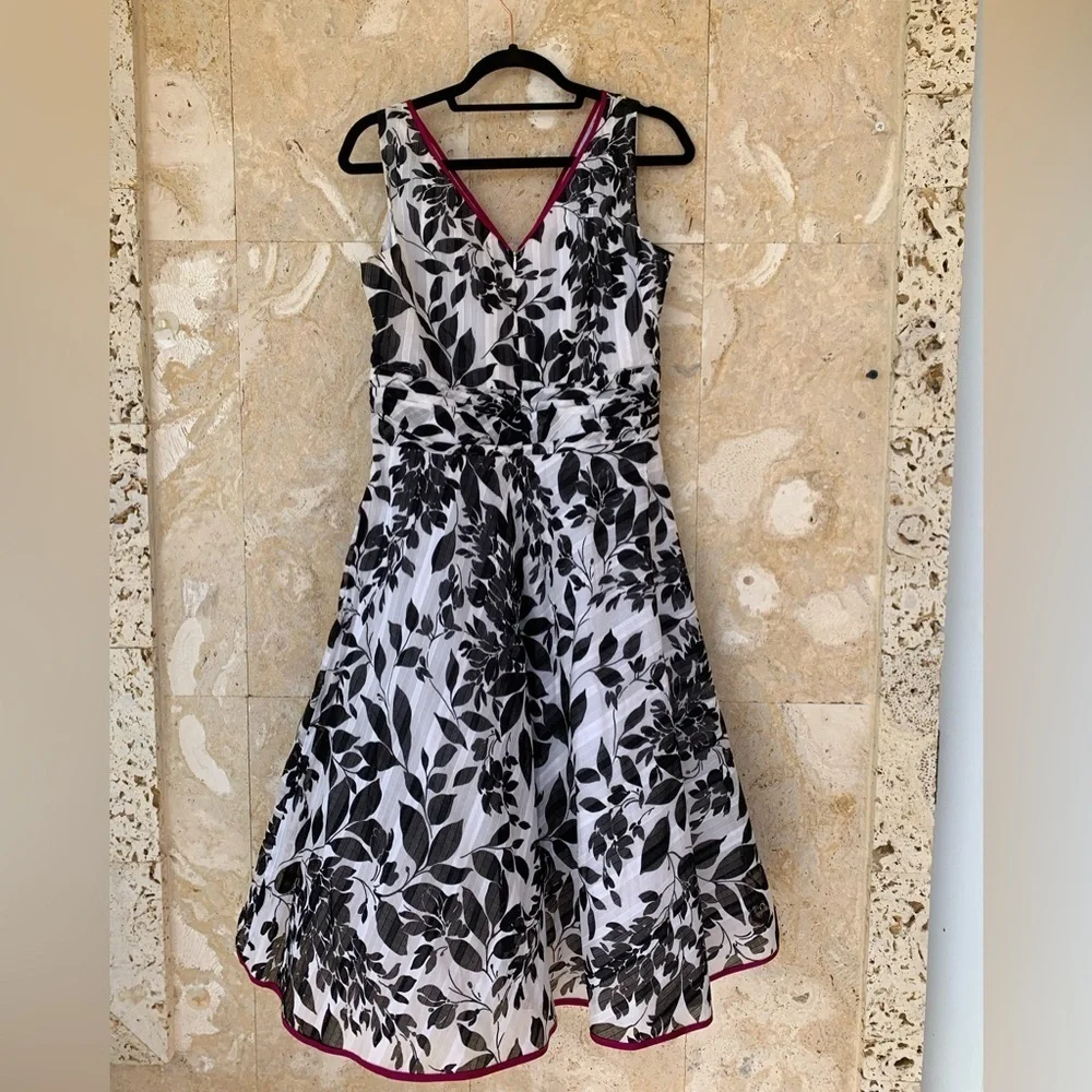 Women’s Casual Dress - Picture 5 of 10